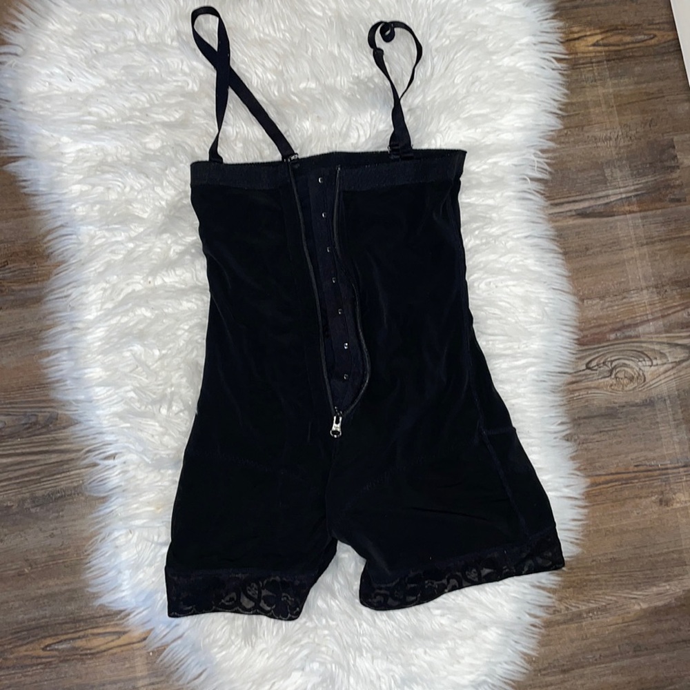 Shapewear with butt lifter
